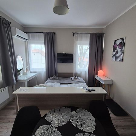 Marusius Apartmanház Makó Exterior foto