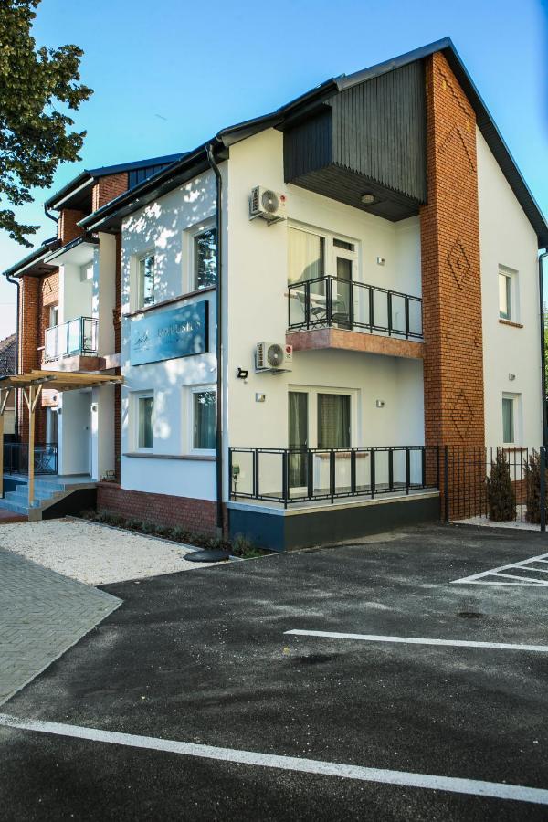 Apartamento Marusius Apartmanház Makó Exterior foto