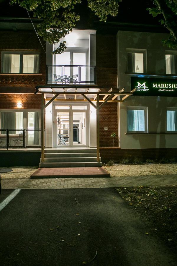 Apartamento Marusius Apartmanház Makó Exterior foto